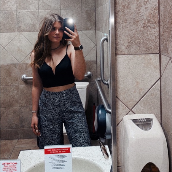 Meet your Posher, Brooke - Picture 5 of 10